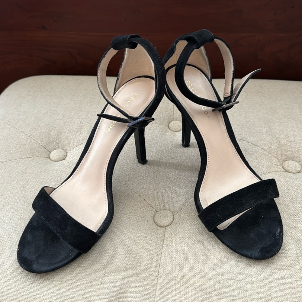 Pelle Moda black ankle strap heel size 6